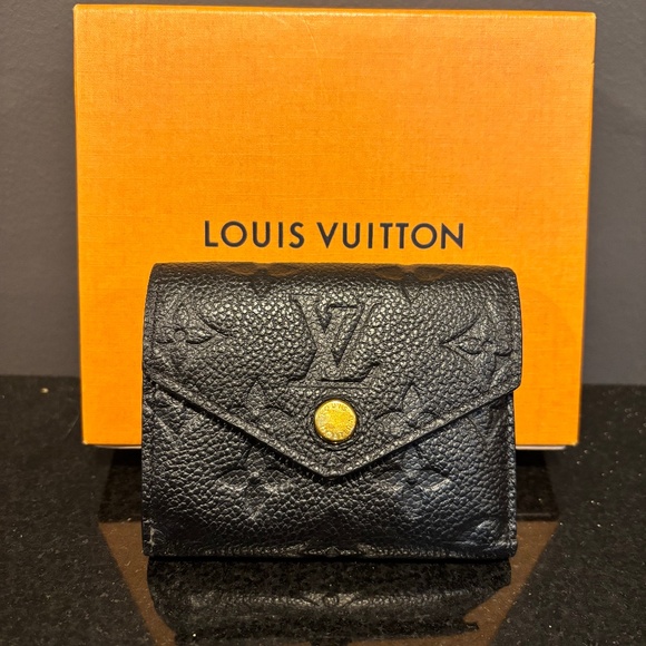 Louis Vuitton Monogram Wallet - Picture 1 of 3